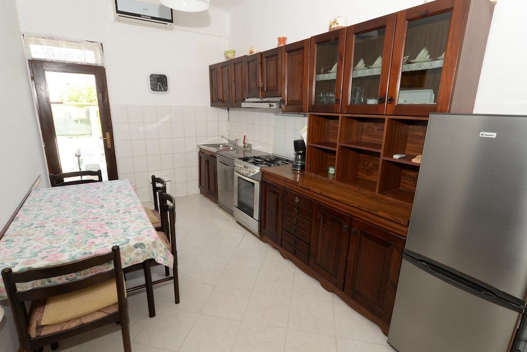 Apartment Ana Fažana Стая снимка